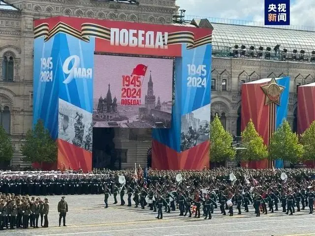 普京红场阅兵向前线俄军战士致敬，普京：西方试图二战真相妨碍习惯于在谎言上构建殖民主义政策的人