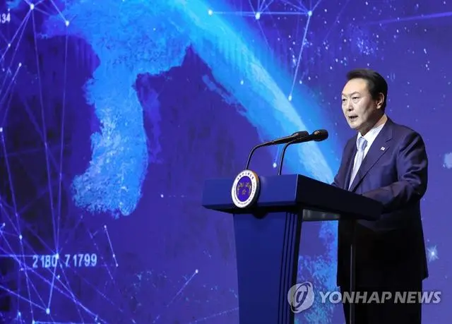 韩国宣布将在2045年前登陆火星，韩国总统尹锡悦公布未来太空经济路线图，计划 2032 年登陆月球、2045 年登陆火星