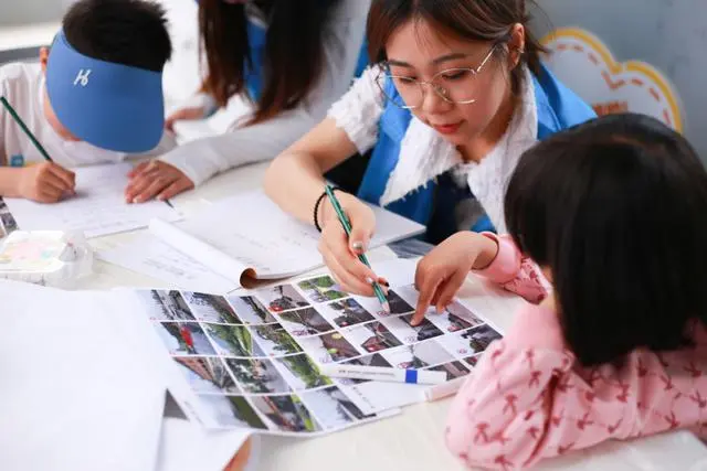 沉浸式感受儿童友好生活圈，杨浦区打造儿童友好公共空间，孩子们化身小小社区规划师