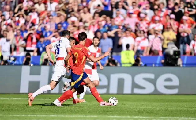 西班牙3比0克罗地亚，2024 年欧洲杯 B 组首轮：西班牙 3:0 大胜克罗地亚，死亡之组三强如何突围？