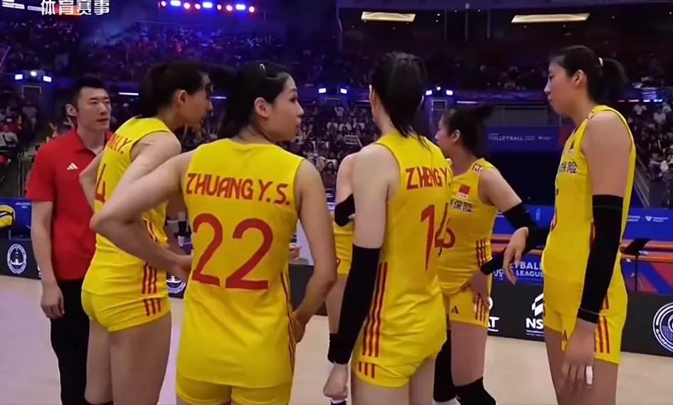 中国女排0比3不敌日本队 无缘四强，世界女排联赛总决赛：中国女排 0-3 不敌日本队，无缘四强